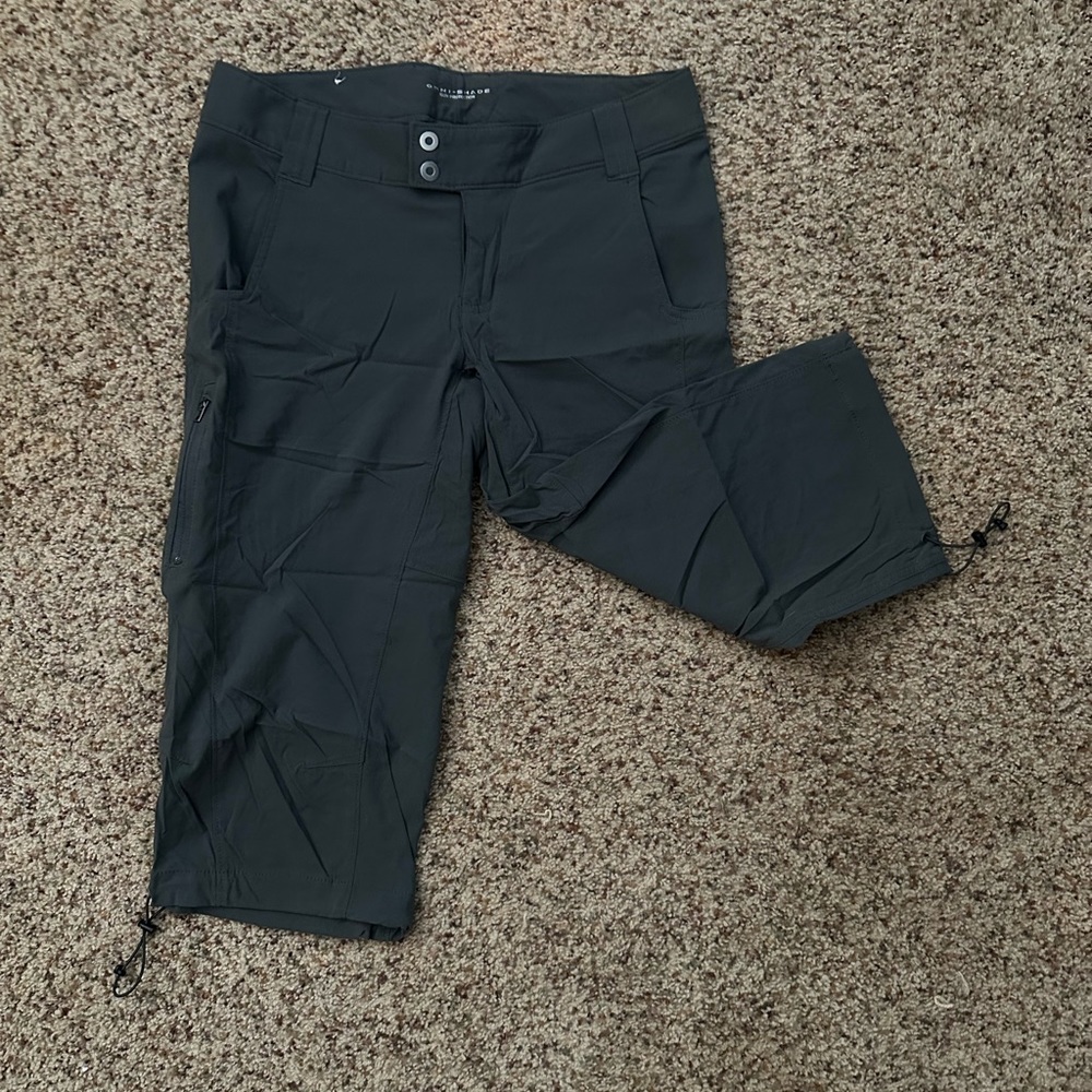 EUC Columbia omnistretch capris